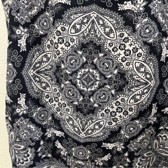 LOFT Silk Graphic Skirt (Size 6) - Picture 3 of 6